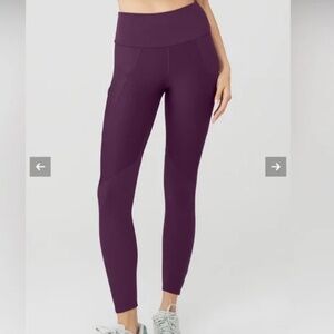 Alo Yoga High-Waist Airlift Leggings – Dark Plum – XS